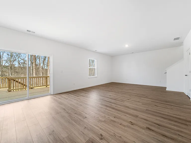 49 Elijah St — Photo 10
