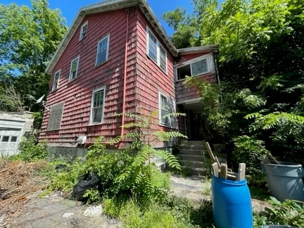 8 Faunce Rd, Mattapan, MA 02126