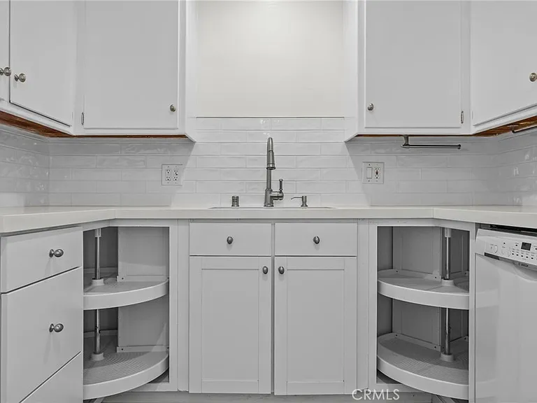 3027 E 3rd St #3 — Photo 8