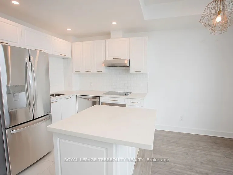 218 Queens Quay W #2605 — Photo 12
