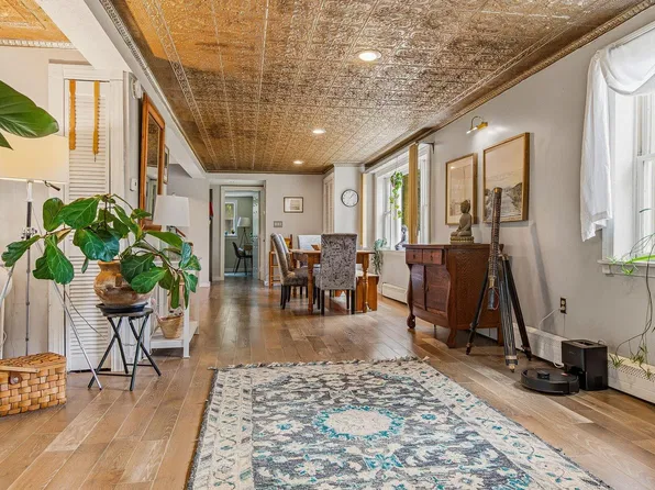 17 Wood Avenue, Saco, ME 04072