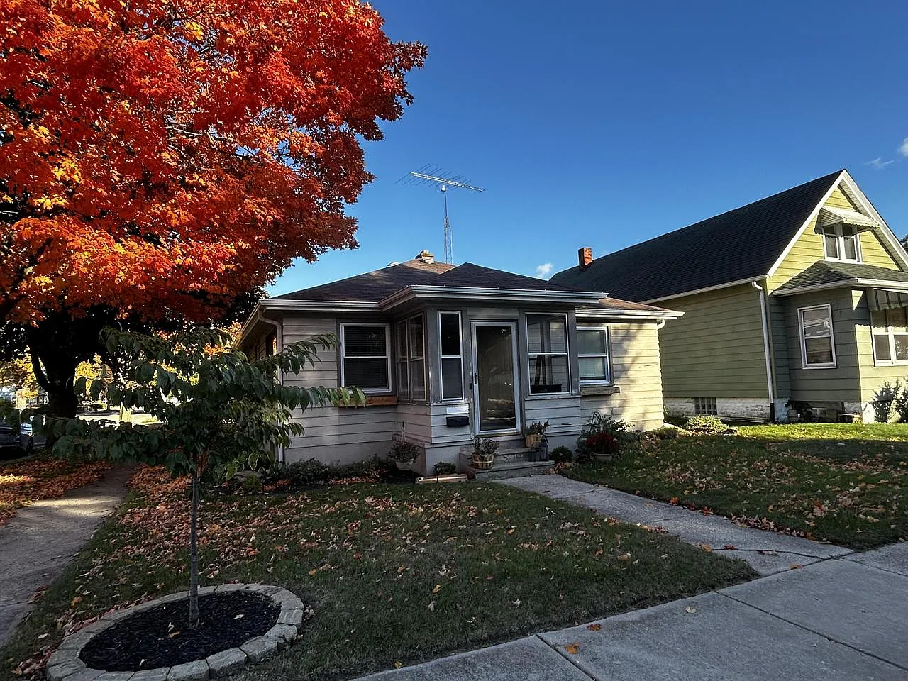 3803 10th AVENUE photo 1