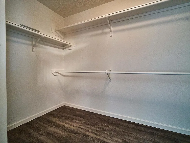 11011 Landsbury Ct — Photo 24