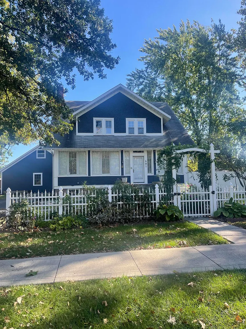 491 W Washington St photo 1