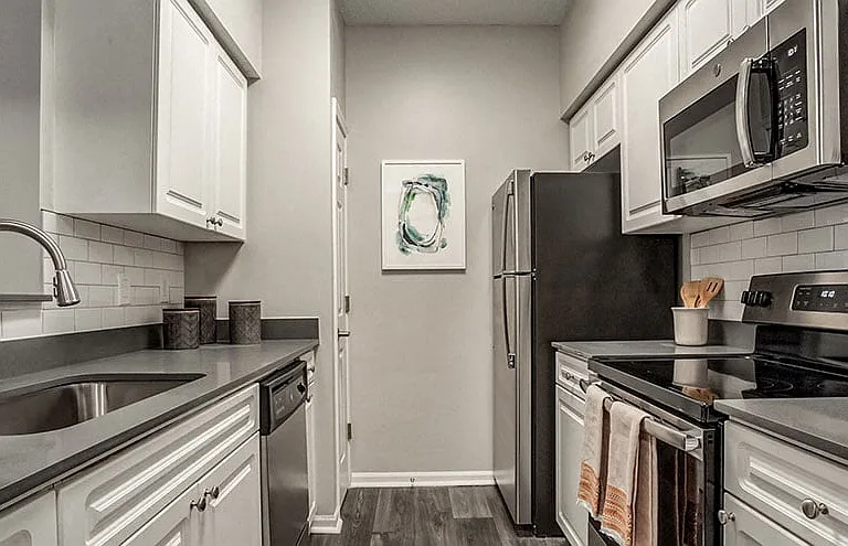 The Crossing at Barry Road Apartments — Photo 36