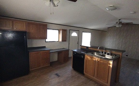 2nd image of 5427 Lakeview Dr