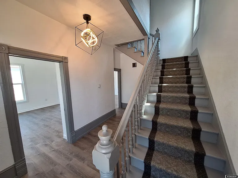 1137 Main St — Photo 14