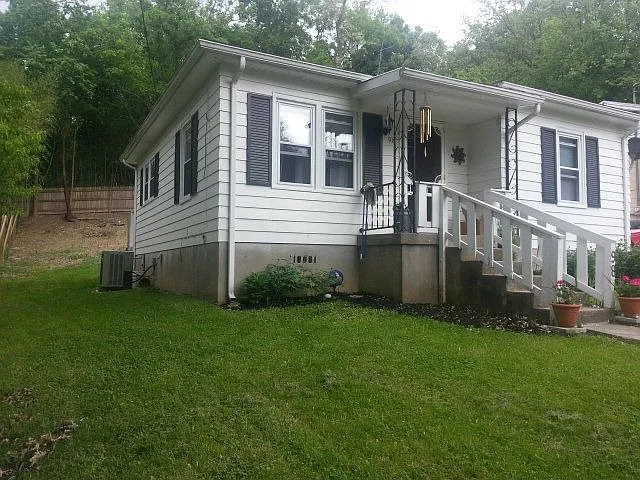 98 Central Ave photo 1