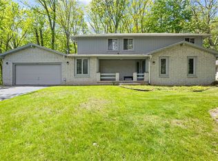 23 Chateau Ln, Rochester, NY 14626