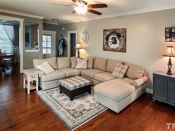 2nd image of 1121 Belmoore Dr