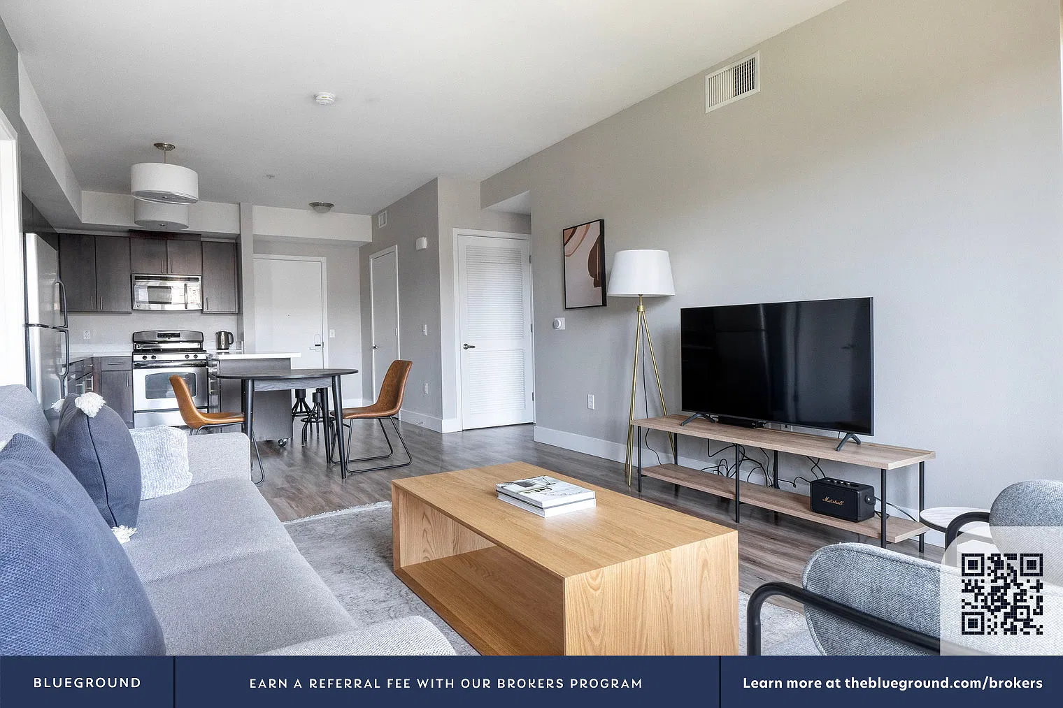 2 bed, 2.0 bath, 1067 sqft, $7,420 — Photo 3