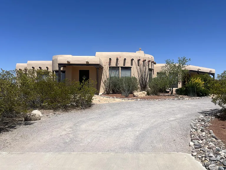 Superstition Dr — Photo 31