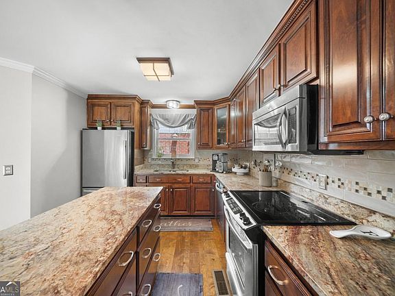 3rd image of 2614 Old Mill Way