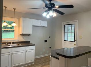 3215 Dawnshire Ave, Charlotte, NC 28216