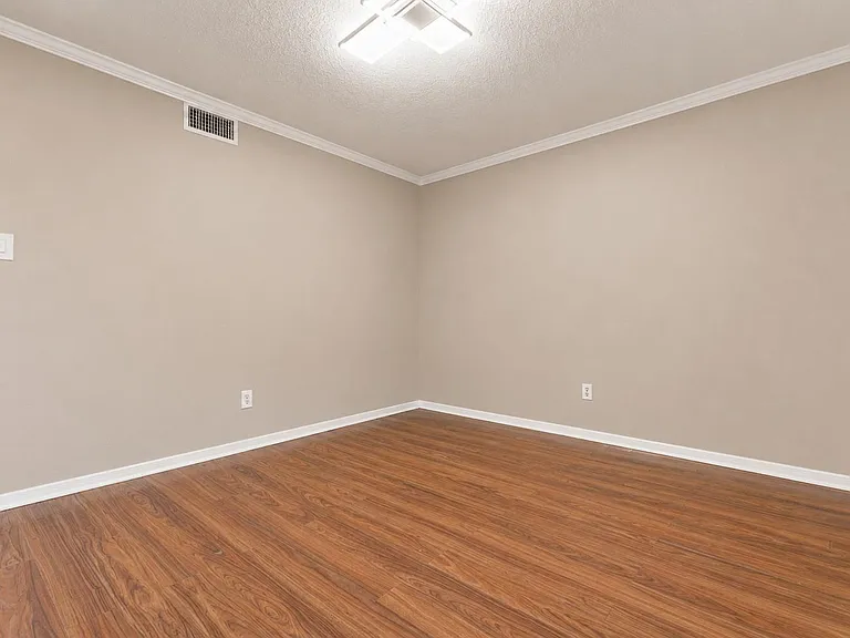 7140 S Dairy Ashford Rd — Photo 8