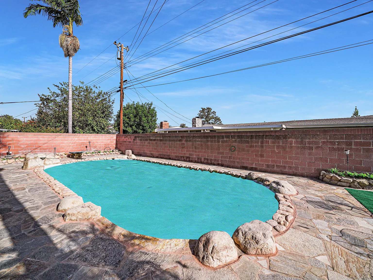 4 bed, 1515 sqft, $8,500 — Photo 3