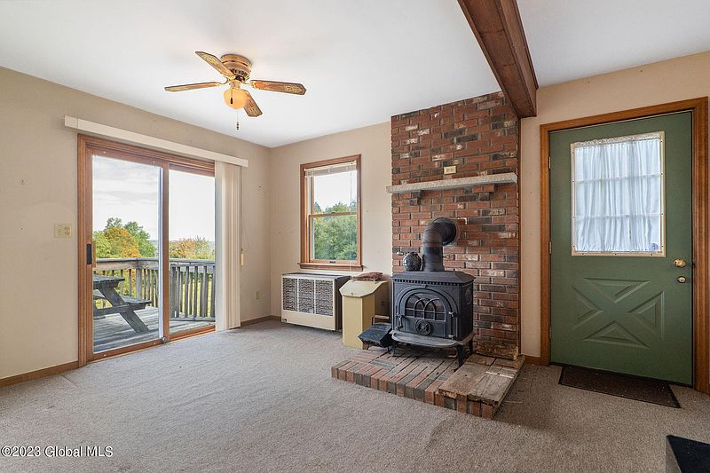 5th image of 688 Rickard Hill Road