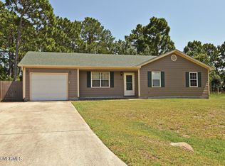 415 Oregon Trl, Hubert, NC 28539