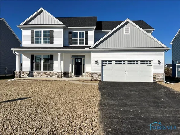 140 Valley Hall Dr, Perrysburg, OH 43551