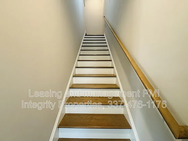 113 Oak Village Dr — Photo 17
