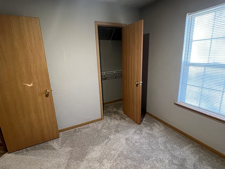 1370 N Tradition Ave — Photo 15
