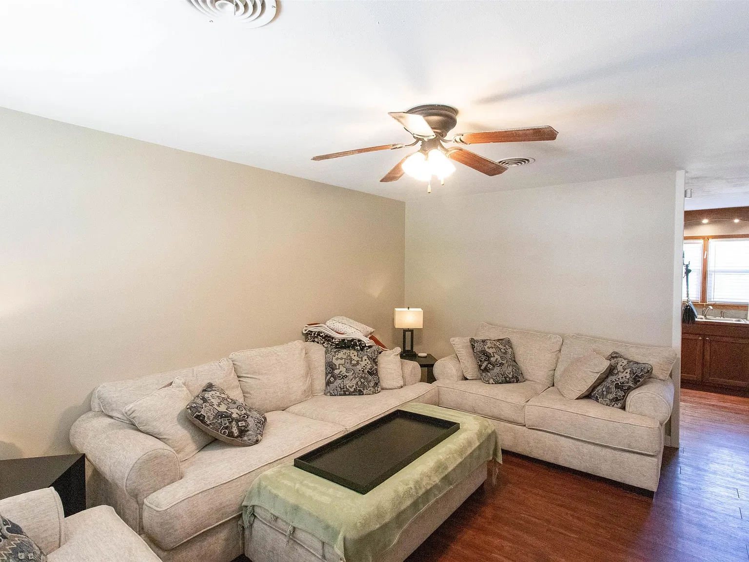 3 bed, 1.0 bath, 1131 sqft, $1,475 — Photo 4