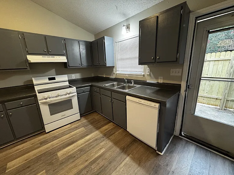 2601 Richard Dr #B — Photo 7