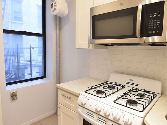2nd image of 2 Pinehurst Ave APT C1