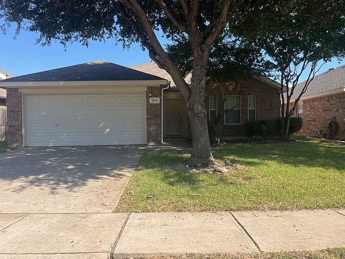 1513 Kingfisher Dr — Photo 2