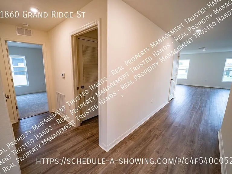 1860 Grand Rdg — Photo 8