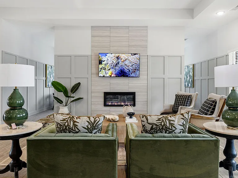 Zephyr Apartments — Photo 42