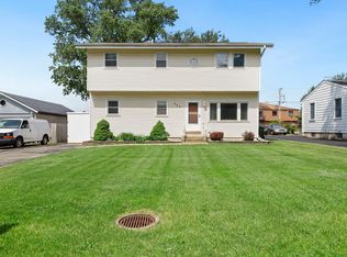 366 N Walnut Ave, Wood Dale, IL 60191