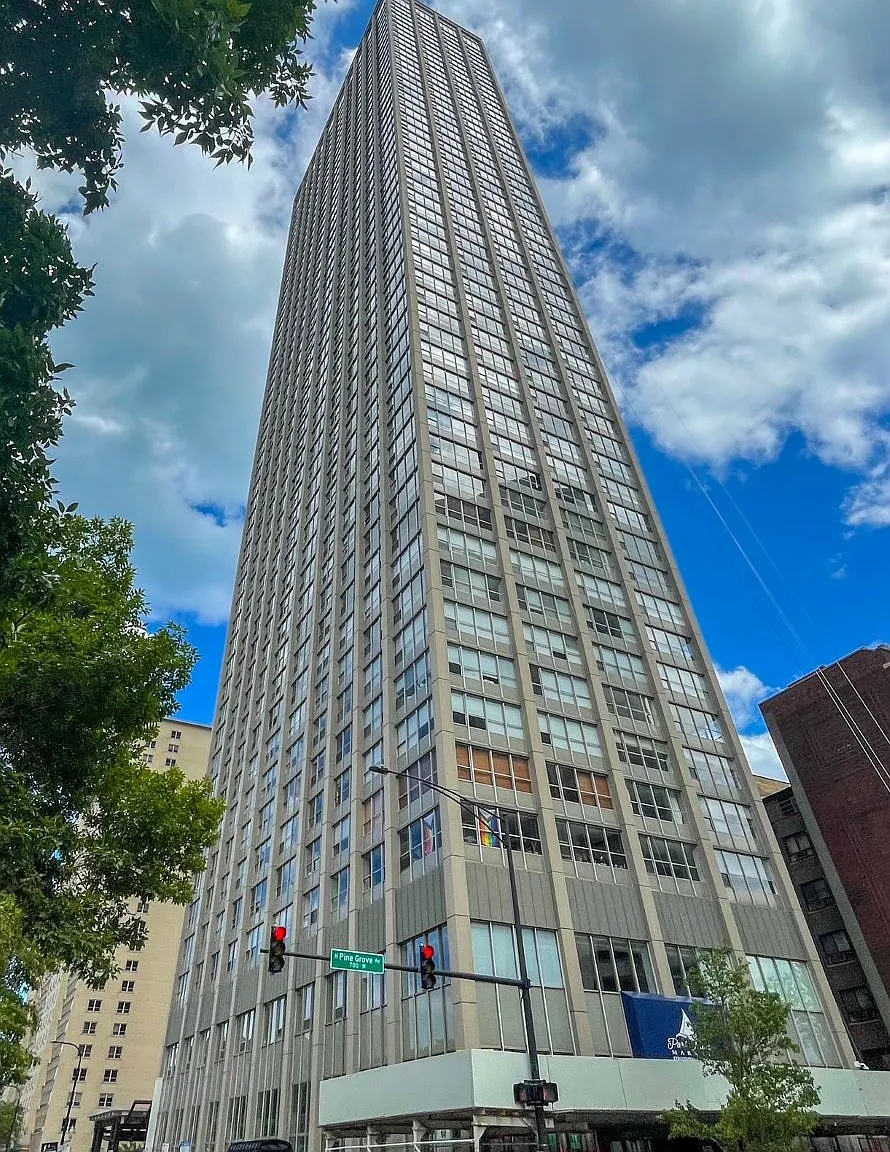1 bed, 840 sqft, $2,300 — Photo 1