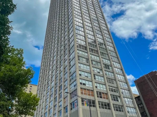 655 W Irving Park Rd, Chicago, IL