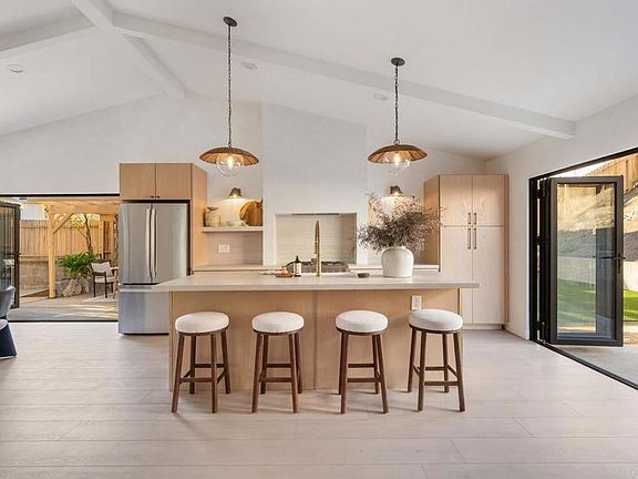 2nd image of 1916 Laurel Rd