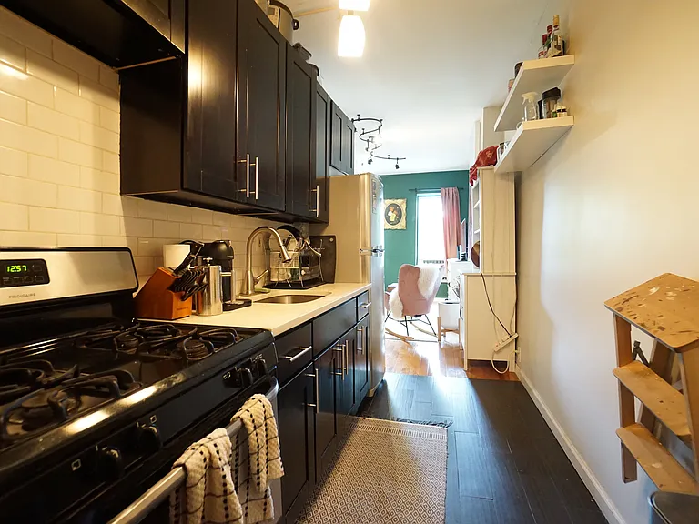 177 Pulaski St #3 — Photo 2