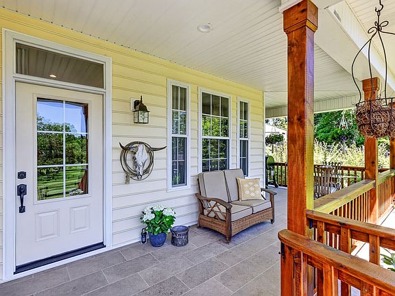 6th image of 157 Giles Ln