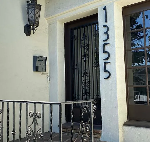 1355 N Gardner St — Photo 5