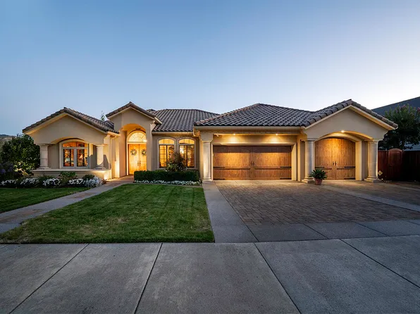 4506 Pinnacle Dr, Medford, OR 97504