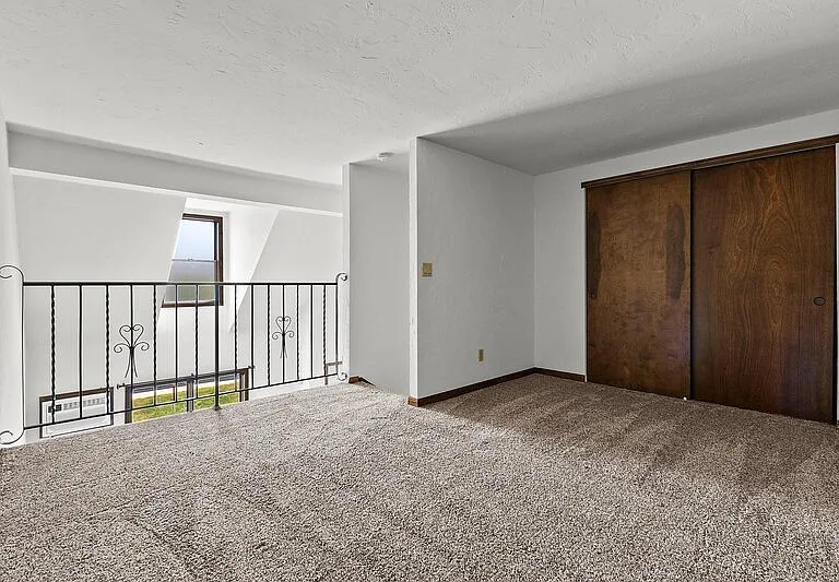 2364 Canter Ln #B — Photo 5