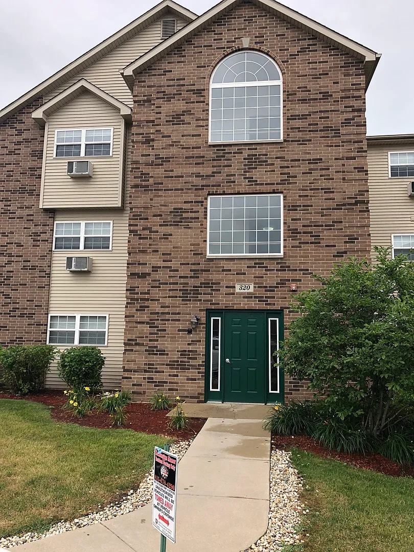 320 Cunat Blvd APT 2A photo 1