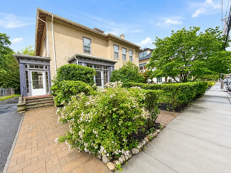 67 Green St #67 — Photo 31
