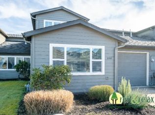 668 Pine Ct, Junction City, OR