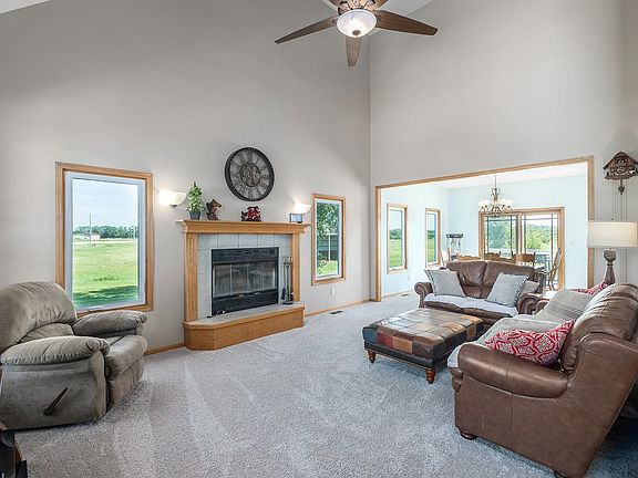 5th image of 21722 SW Roberta Ln