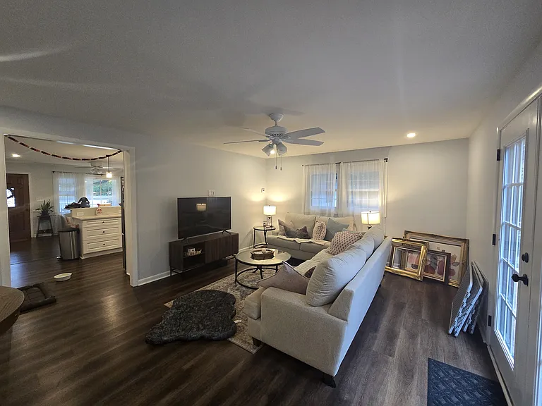 1055 College Station Rd — Photo 11