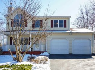 96 Maple Rd, Rocky Point, NY 11778