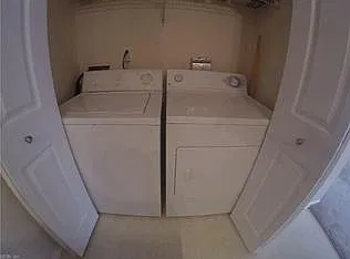 2 bed, 957 sqft, $1,765 — Photo 4