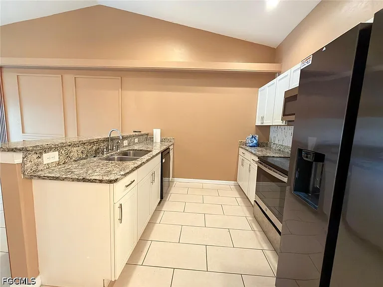 4126 Skyline Blvd — Photo 12