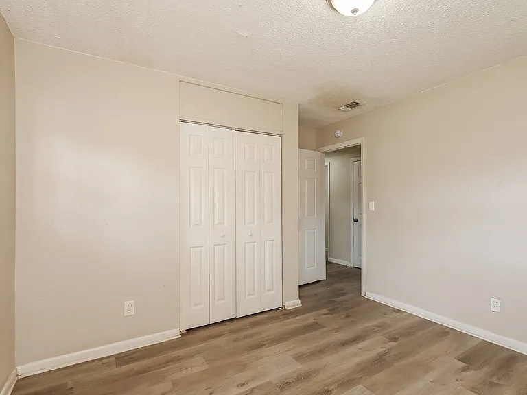 6930 Bernay Ave — Photo 12