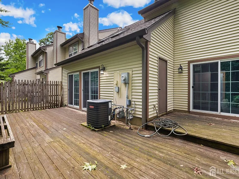 1609 Mulberry Ct — Photo 36
